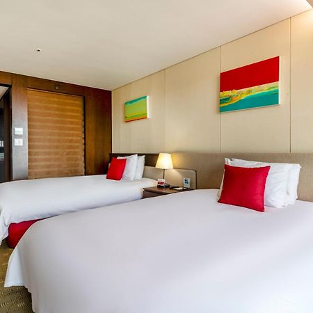 Ramada By Wyndham Jeju Hamdeok Hotel Exterior photo