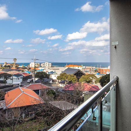Ramada By Wyndham Jeju Hamdeok Hotel Exterior photo