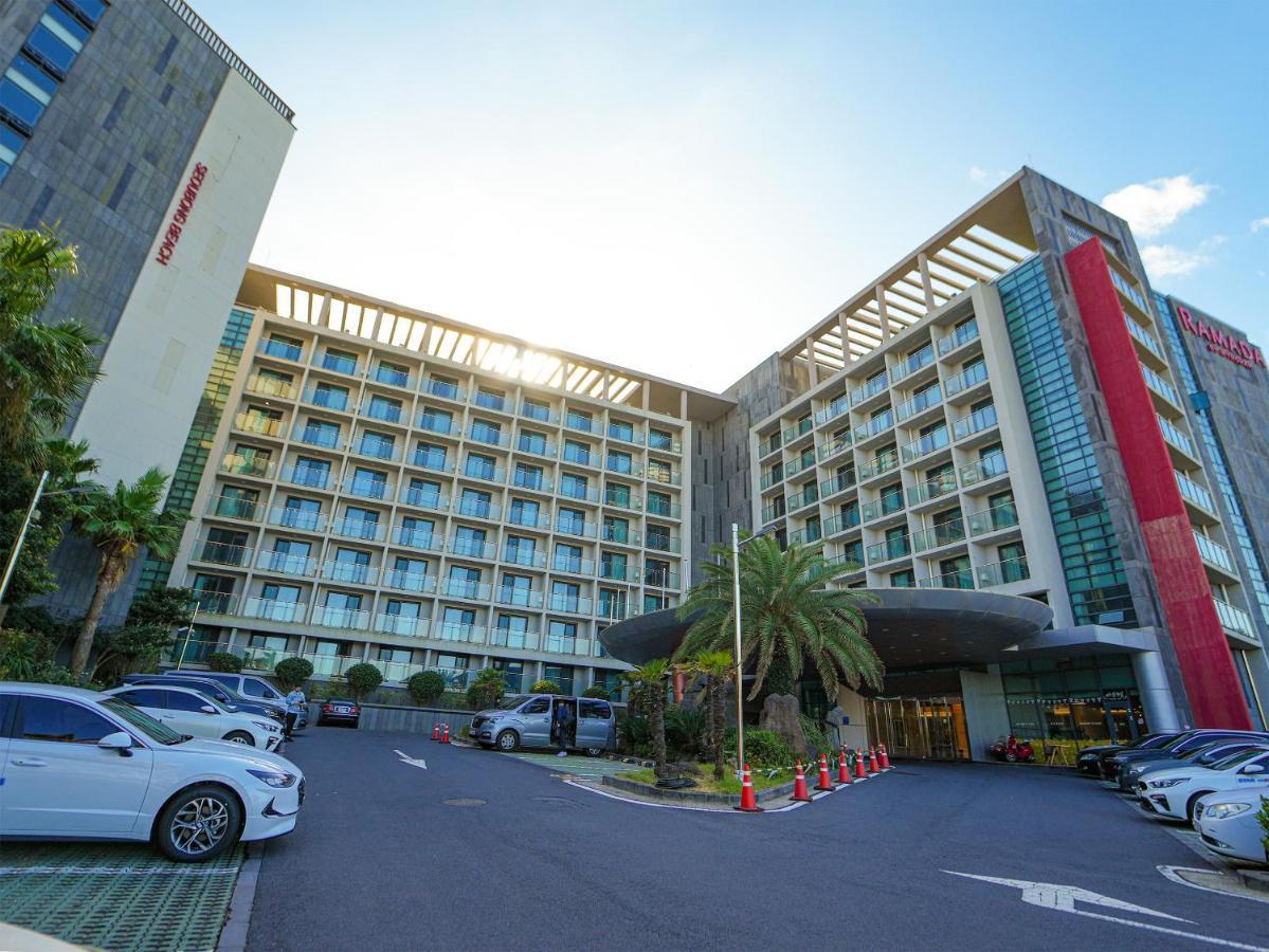 Ramada By Wyndham Jeju Hamdeok Hotel Exterior photo
