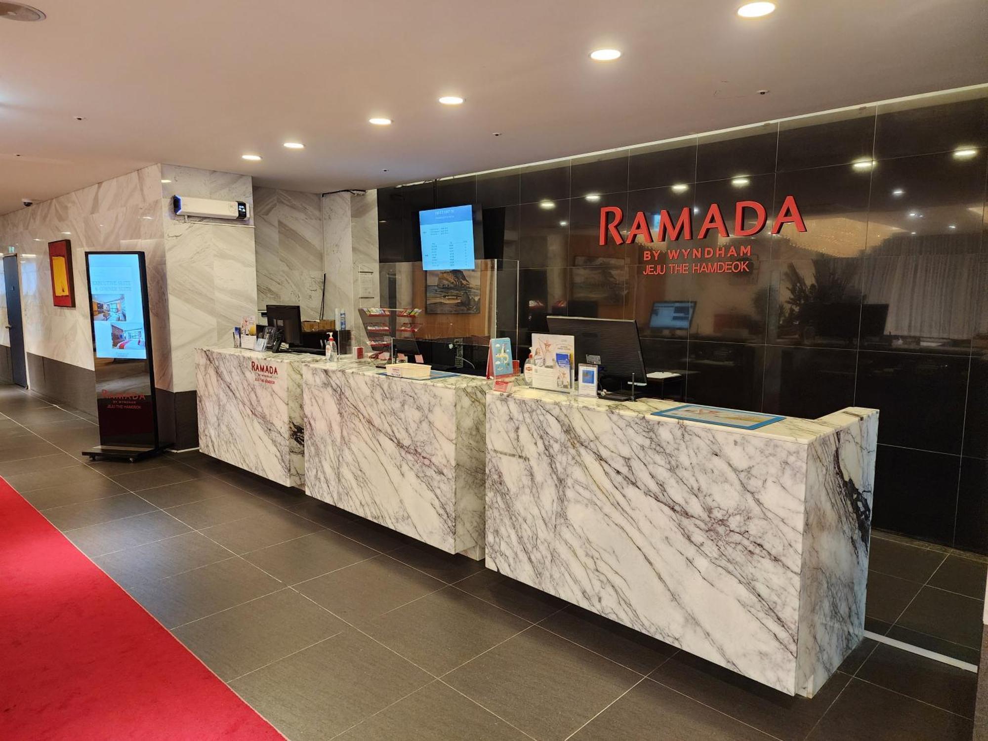 Ramada By Wyndham Jeju Hamdeok Hotel Exterior photo