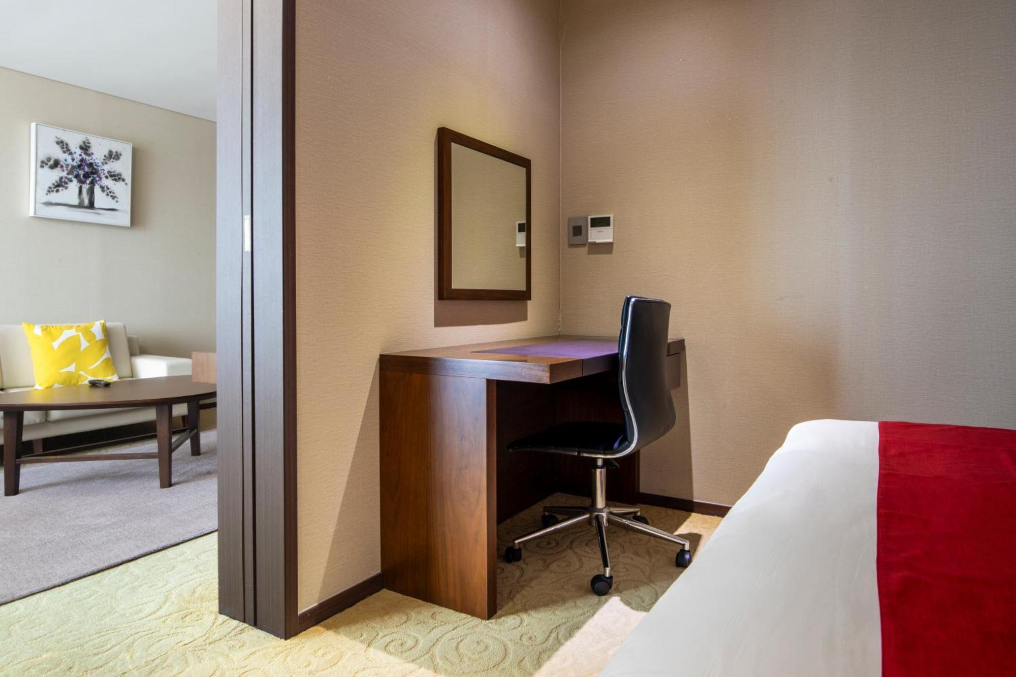 Ramada By Wyndham Jeju Hamdeok Hotel Exterior photo